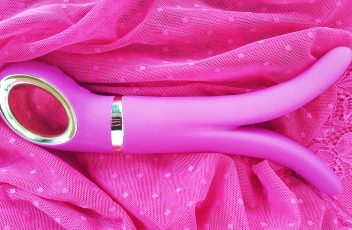 Image of the base of the circular Loving Joy Curved 5 Inch Dildo Suction Cup