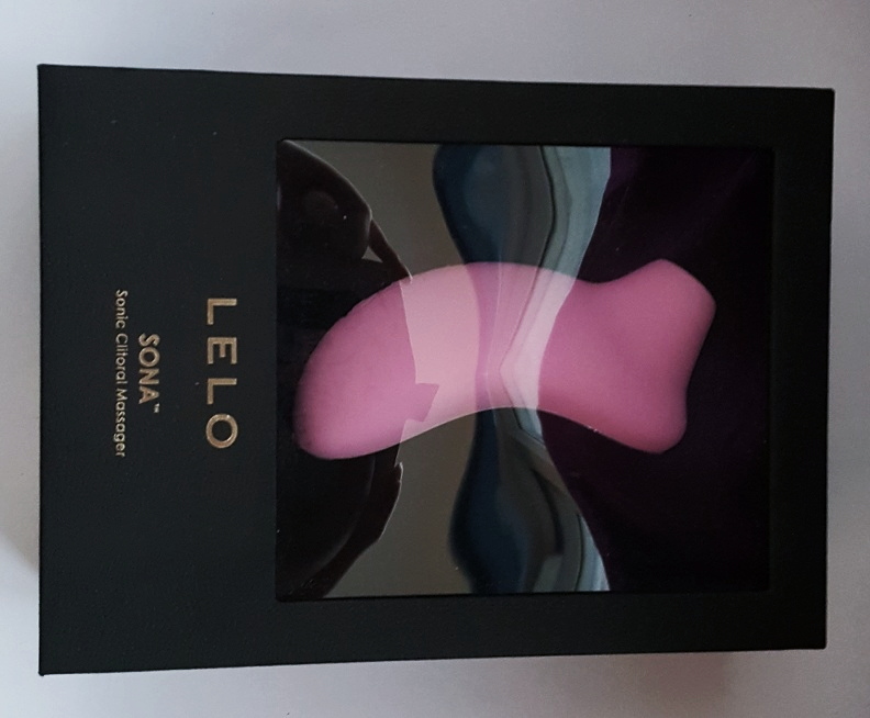 Lelo Sona Packaging