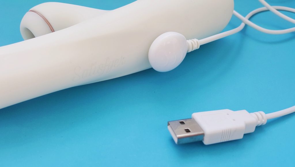 Charging the Satisfyer Pro G-Spot Rabbit