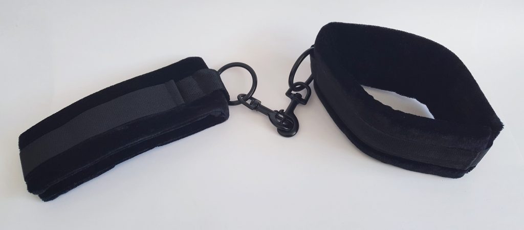 Close up of the Vain Toys Mister Vain suction cup. A chunky circular suction cup.